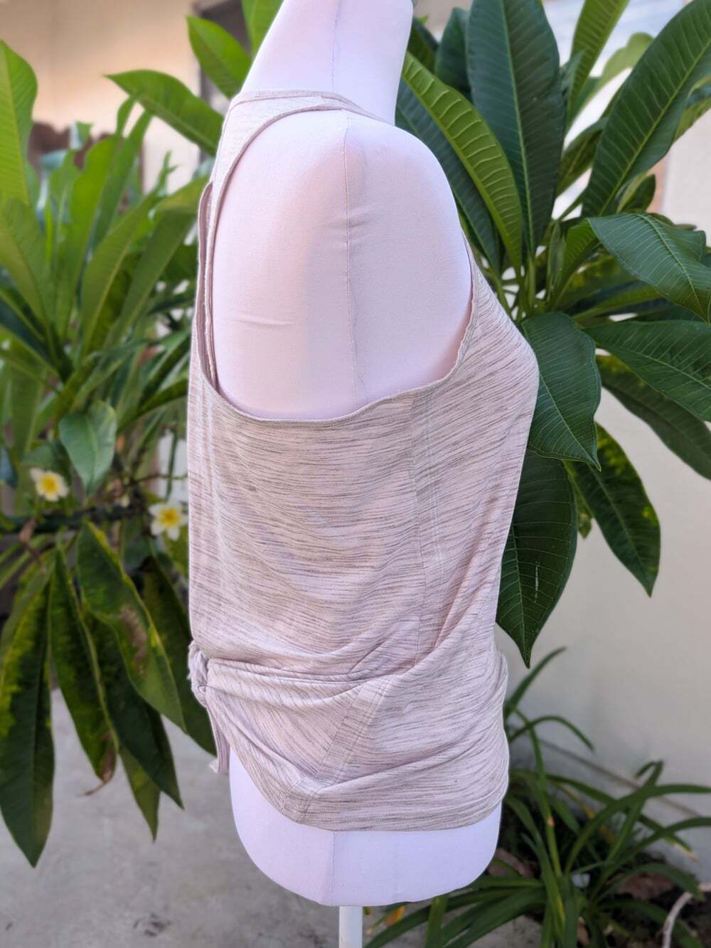 Athleta Essence Vital tie back tank heather gray size small VGUC athleisure yoga - Picture 7 of 10